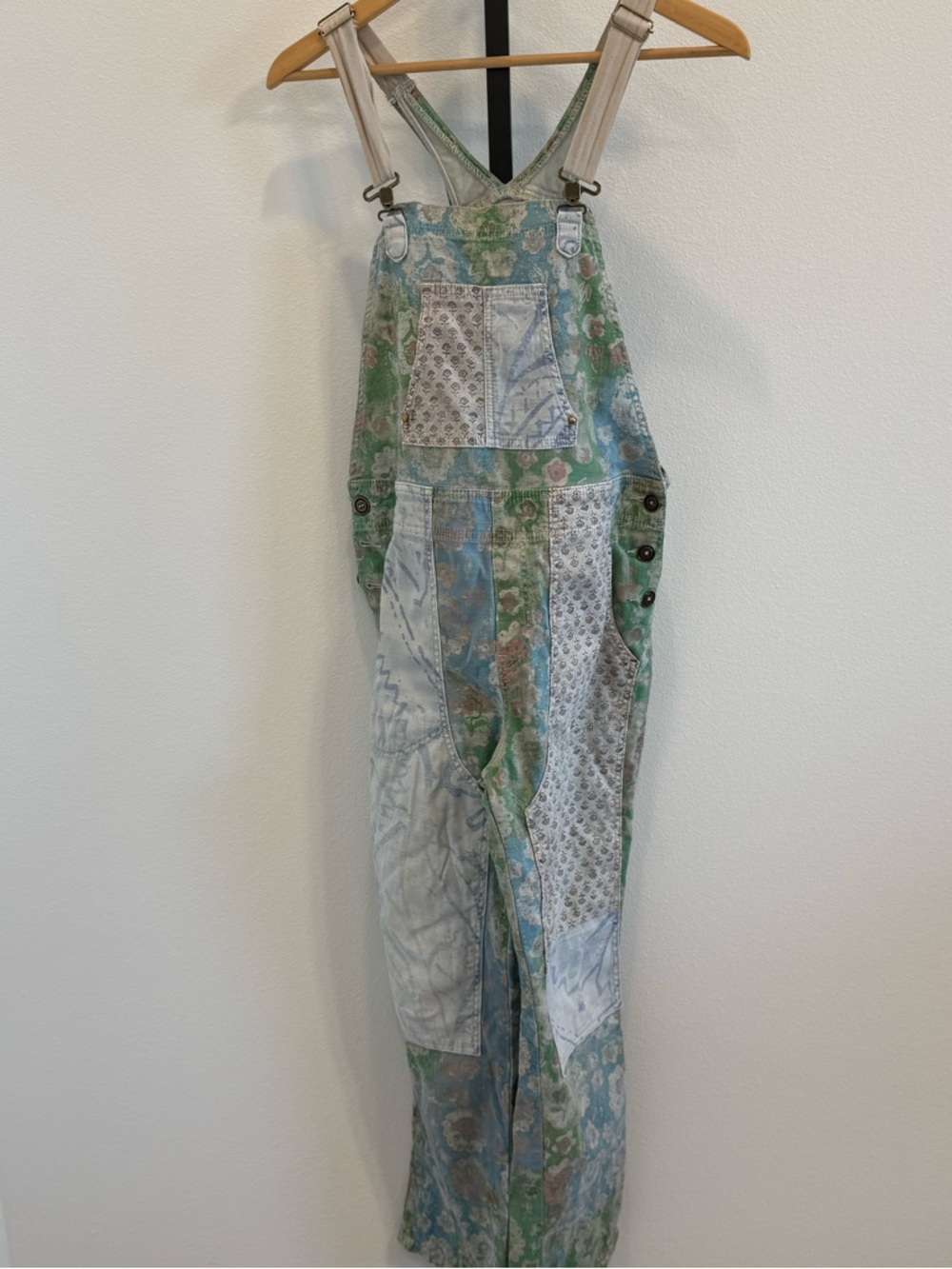 Anthropologie Pilcro The Wanderer Patchwork Floral Overalls Sz 29 Cottage Boho - Picture 2 of 5
